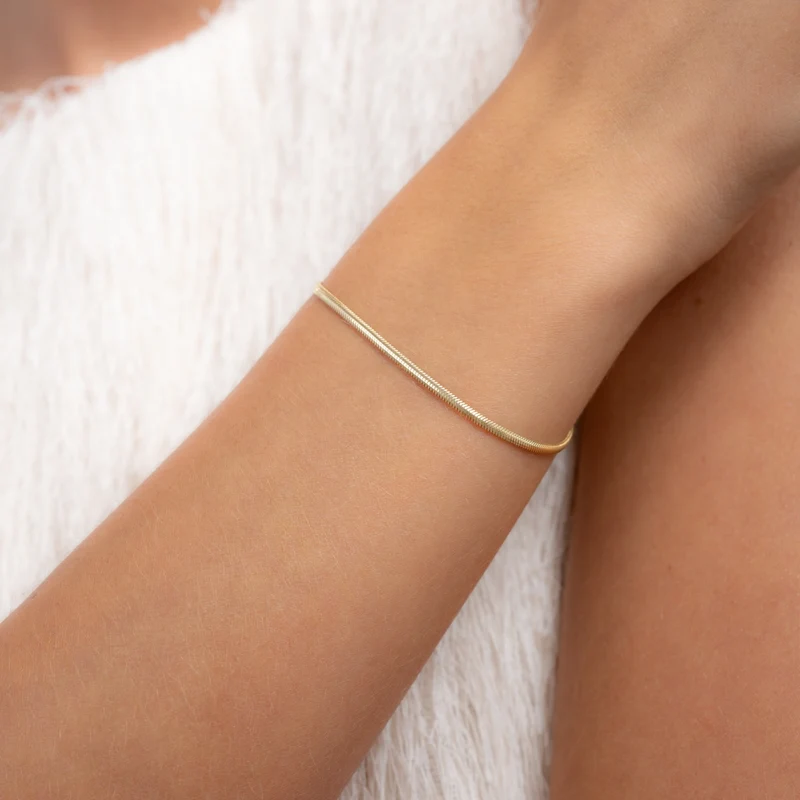 Isabel Bernard Aidee Leontine 14 Karat Goldene Schlangenarmband IB320155