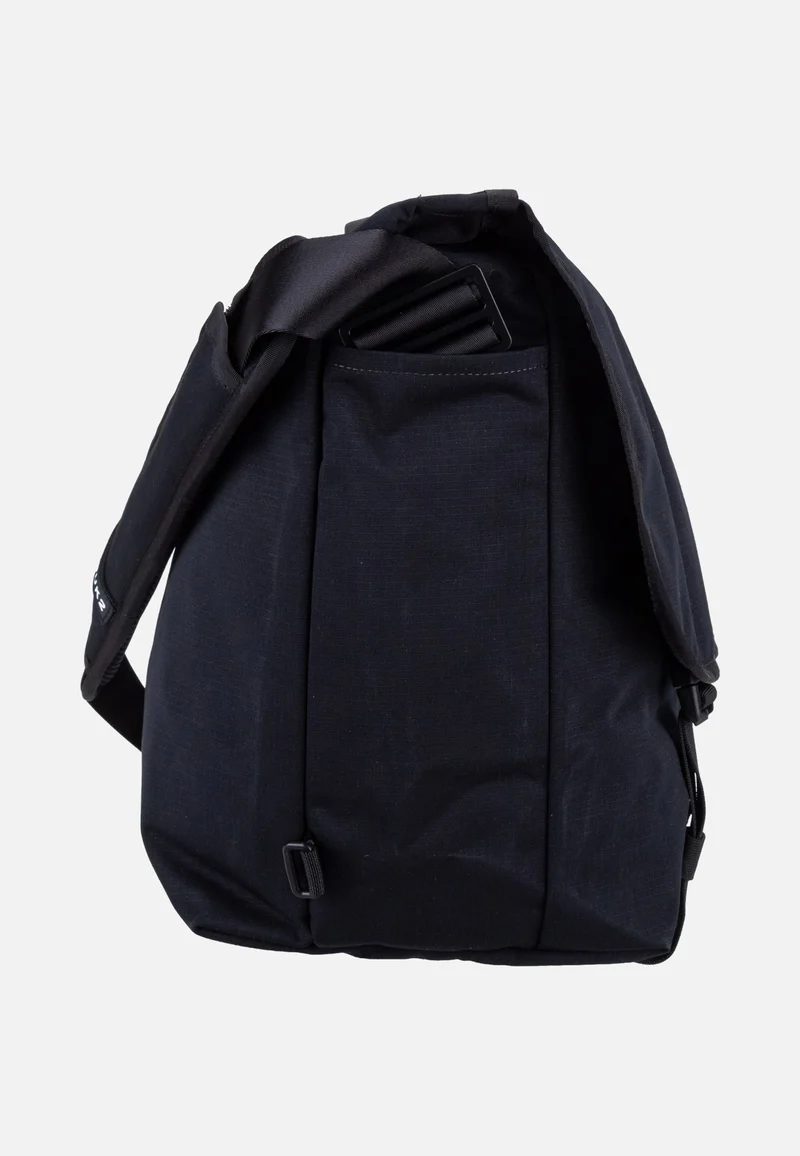 Flight Classic L Jet Black - Messenger Bag