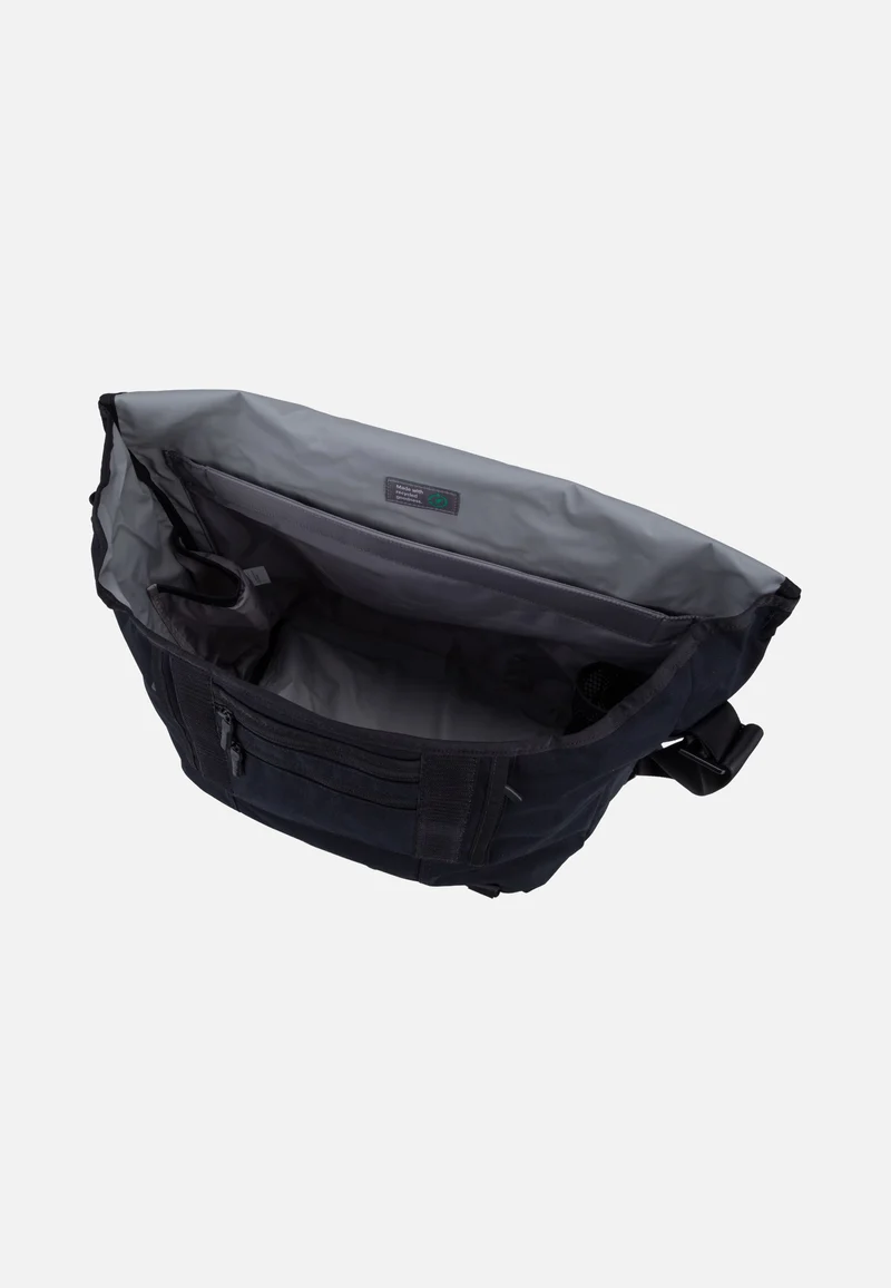 Flight Classic L Jet Black - Messenger Bag