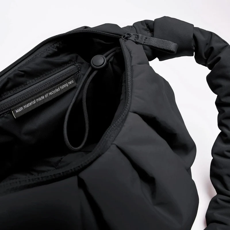 Got Bag PLEAT Moon Bag Large Black