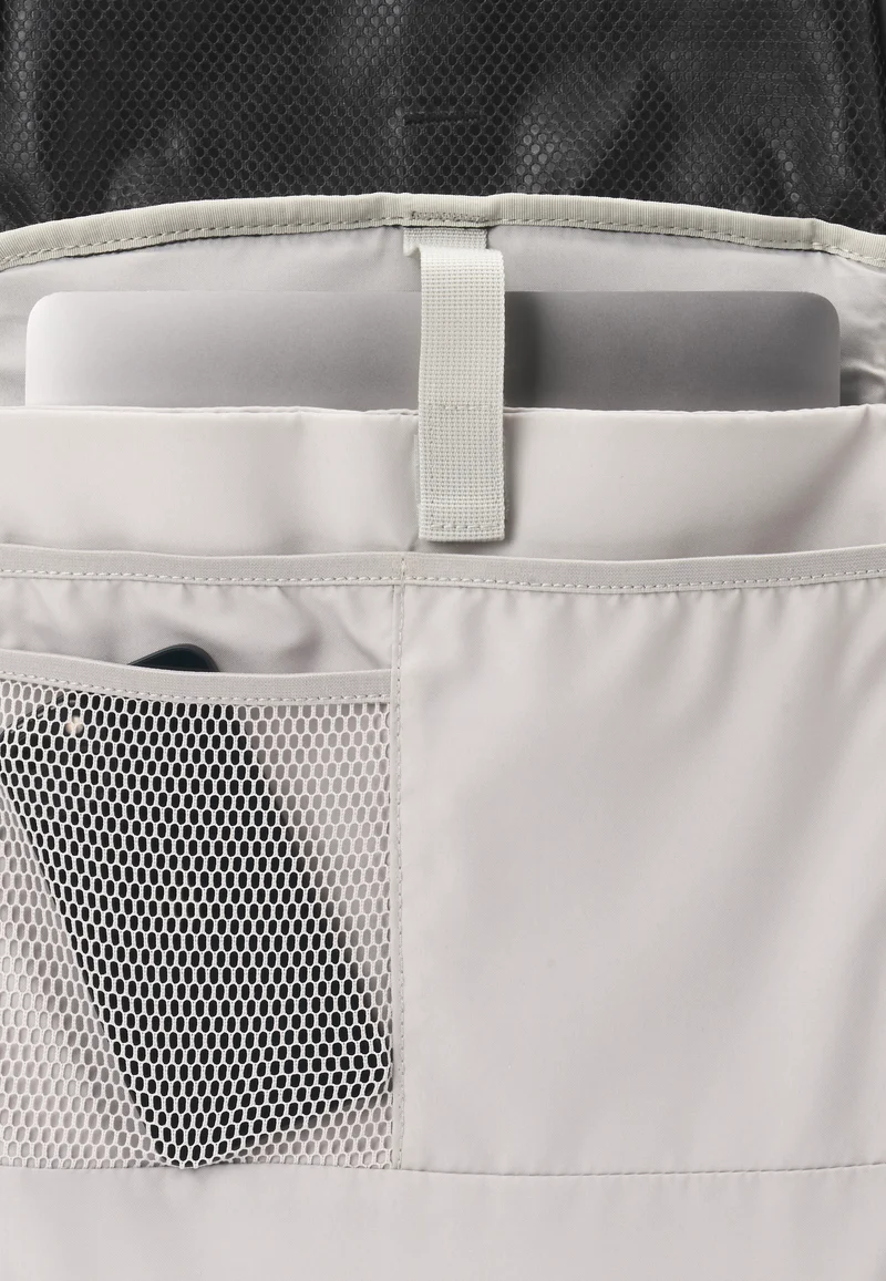Roll Pack Proof Black - Rolltop Rucksack