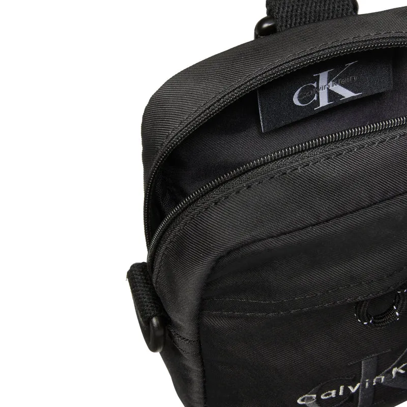 Calvin Klein Bold Logo - Umhängetasche 28 cm (black)