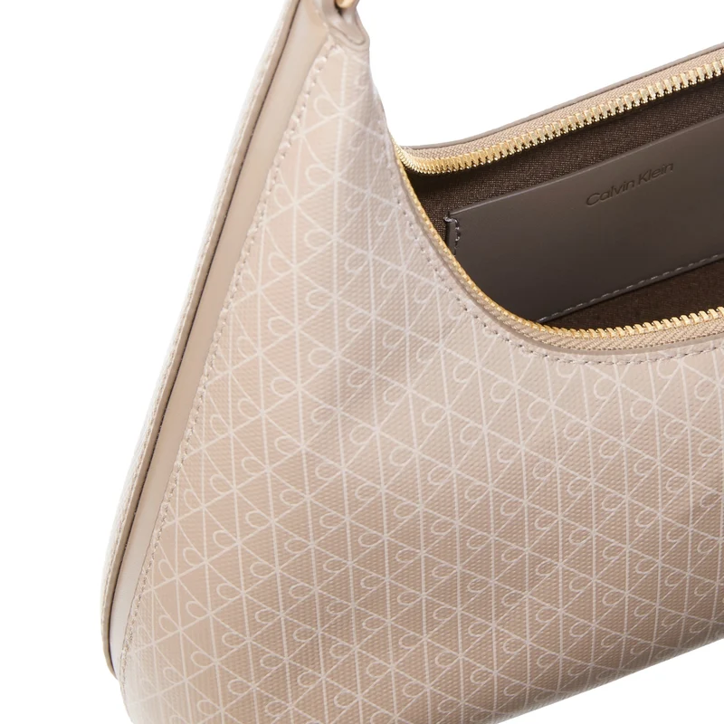 Calvin Klein Coated Emblem - Schultertasche 28 cm (desert taupe)