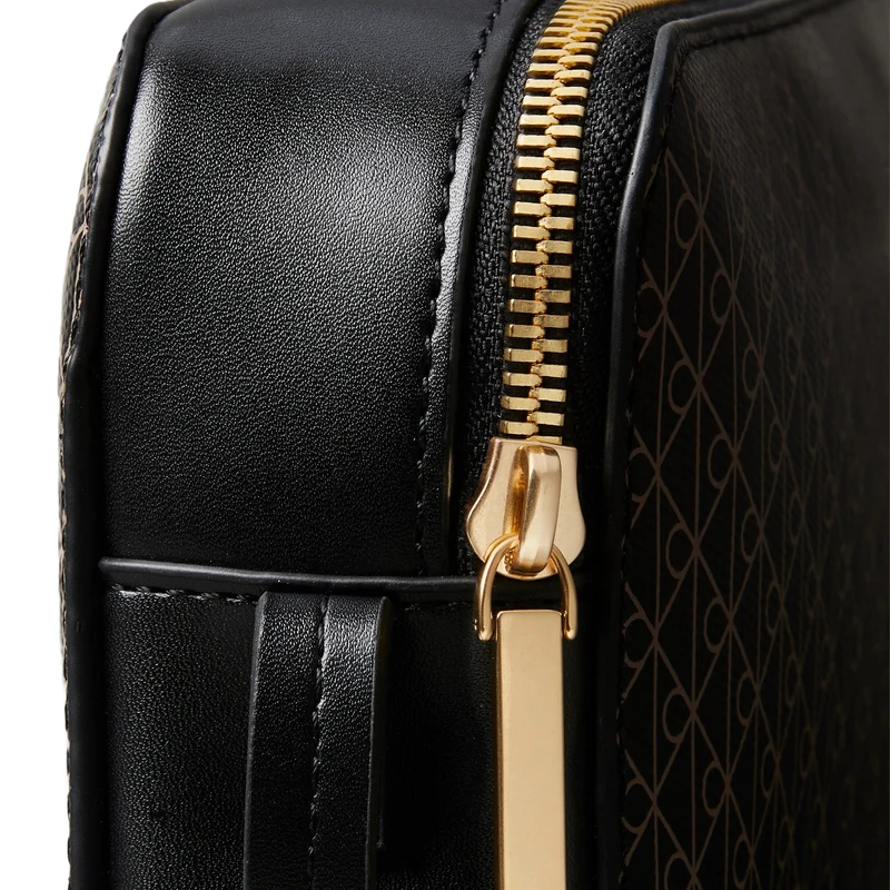 Calvin Klein Emblem - Umhängetasche 21 cm (black)