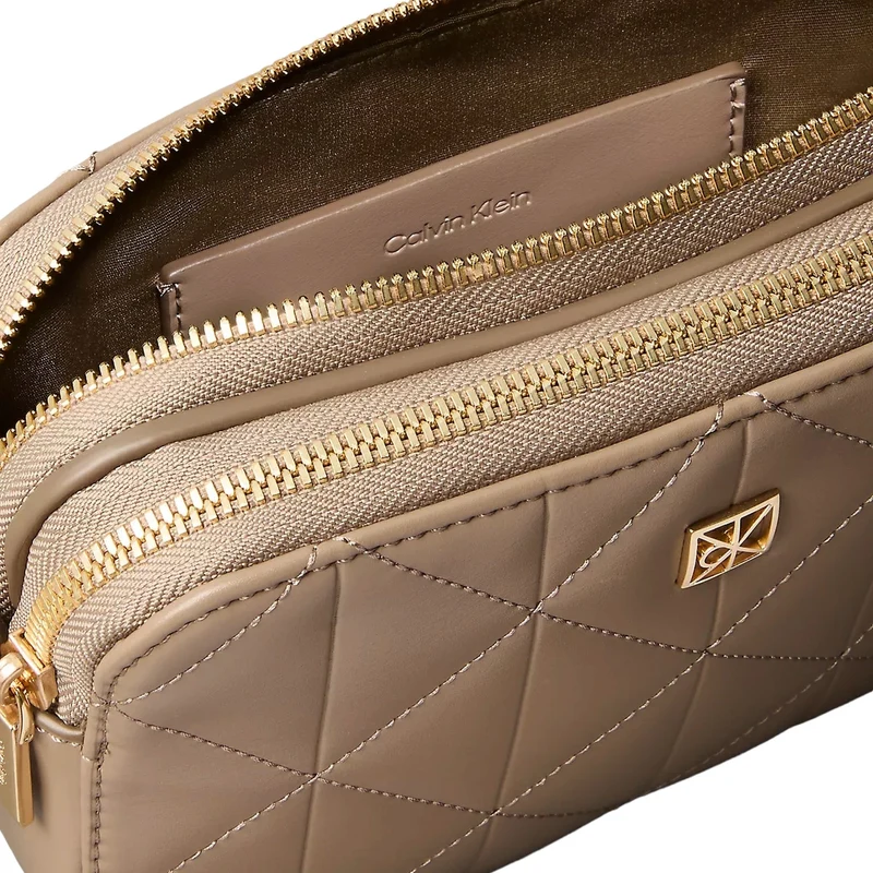 Calvin Klein Quilted Emblem - Umhängetasche 18 cm (desert taupe)