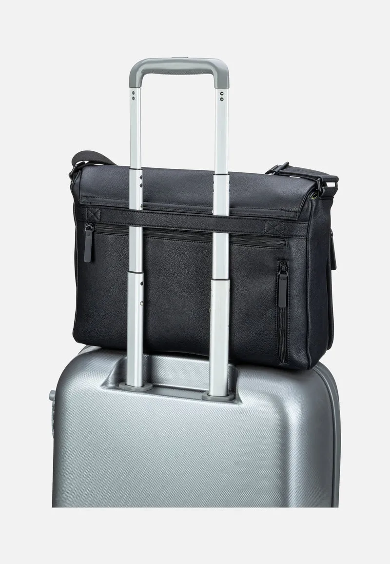 Riga Flap L Black - Messenger Bag
