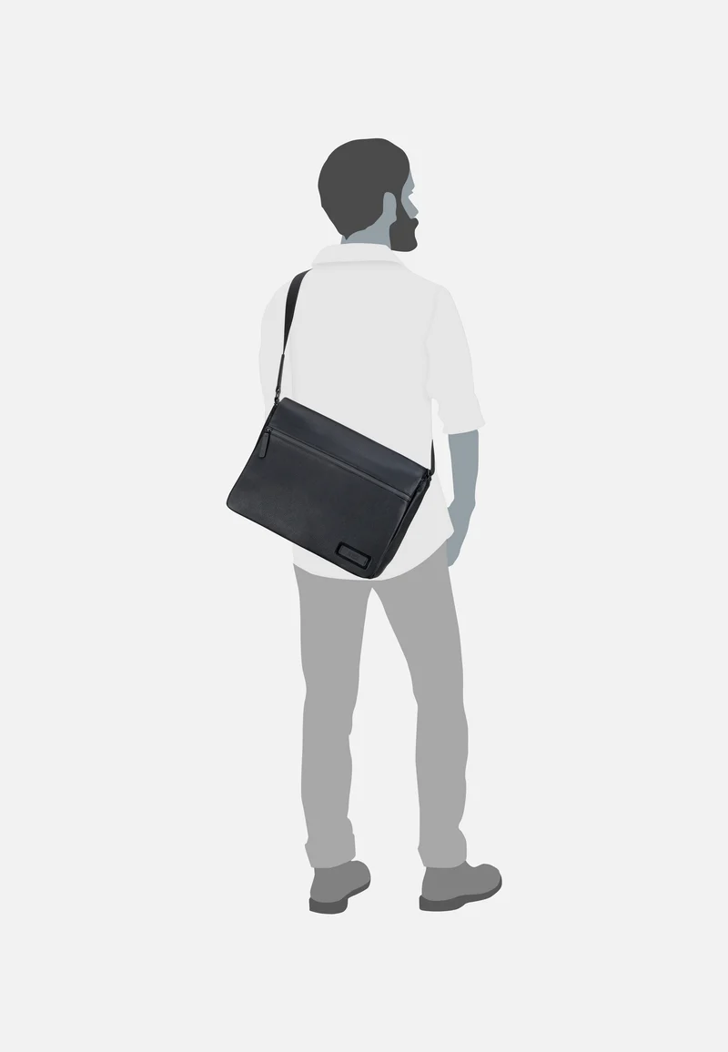 Riga Flap L Black - Messenger Bag