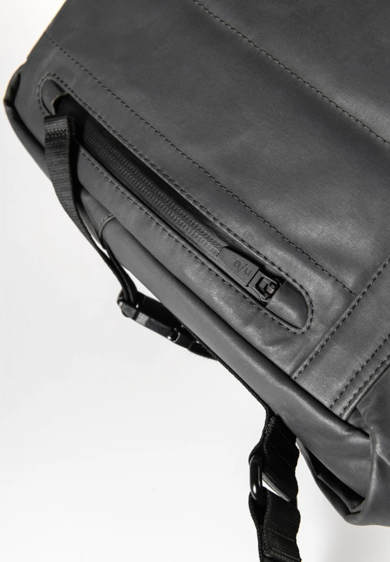 Aunts & Uncles Yamakuni RE Messenger Bag Umhängetasche - Variante: volcanic ash