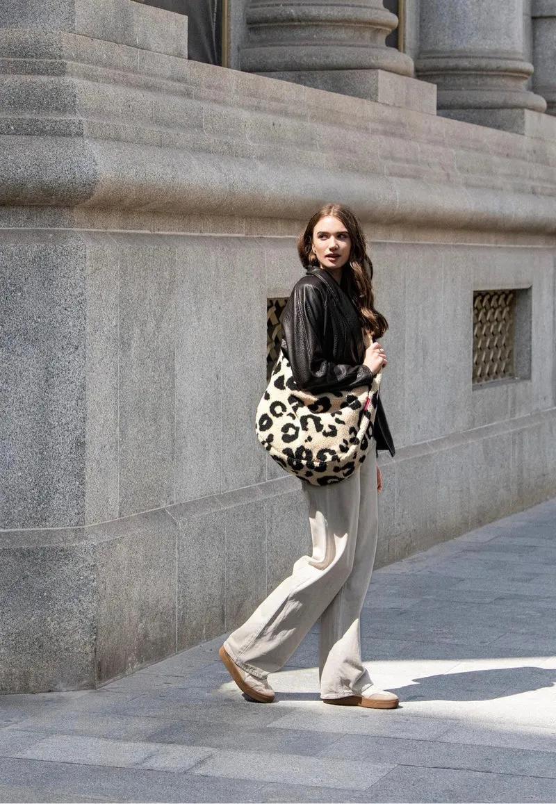 Moonbag Teddy Leo Cream - Hobo Bag