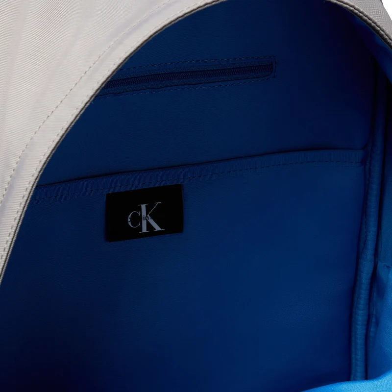 Calvin Klein Monogram - Rucksack 40 cm (cloudburst)