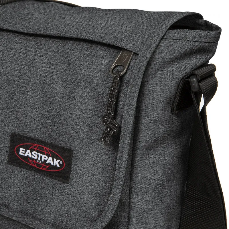 Eastpak Delegate + - Schultertasche 17" 38.5 cm (black denim)