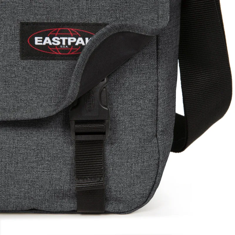 Eastpak Delegate + - Schultertasche 17" 38.5 cm (black denim)