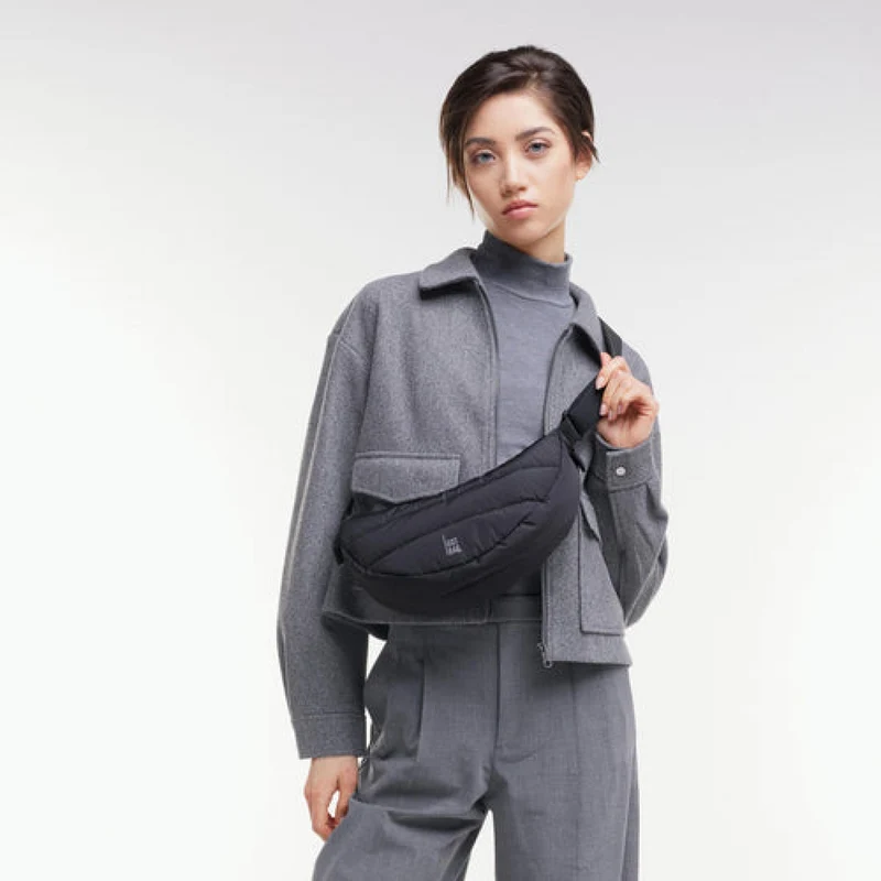 GOT BAG Puffer Moon Bag Small Monochrome Schwarz