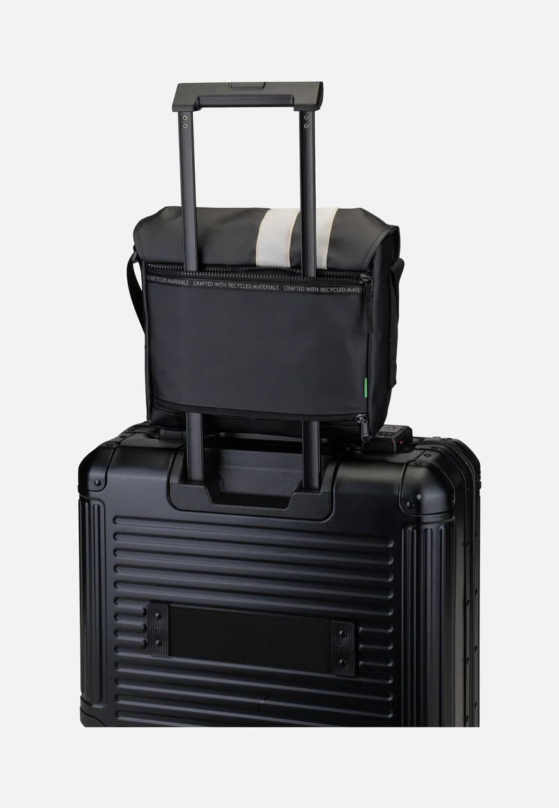 Vanuatu Black - Crossbody Bag