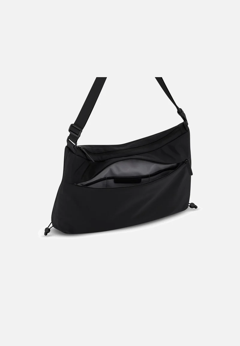 Skara Large All Black - Beuteltasche