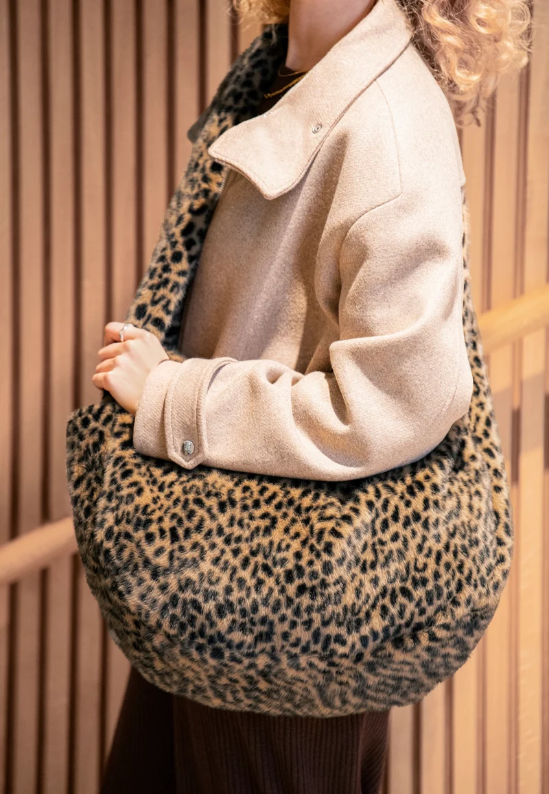 Moonbag Leo Fake Fur - Hobo Bag