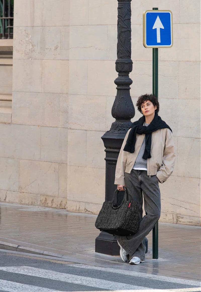 Loopshopper L Bouclé Black - Einkaufskorb