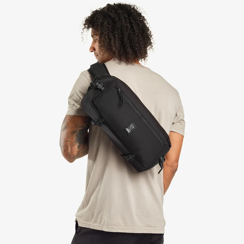 Chrome Kadet Nylon 9 - Umhängetasche 43 cm (black)
