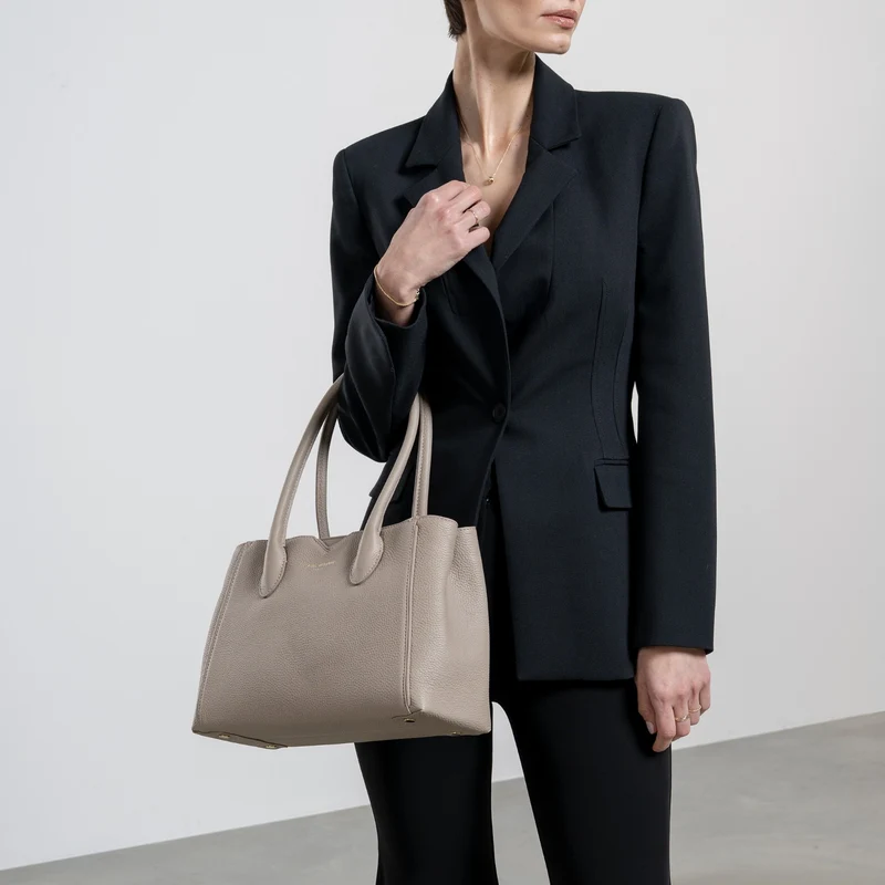 Isabel Bernard Honoré Cloe Midi Taupe Kalbsleder Handtaschen IB25082-078