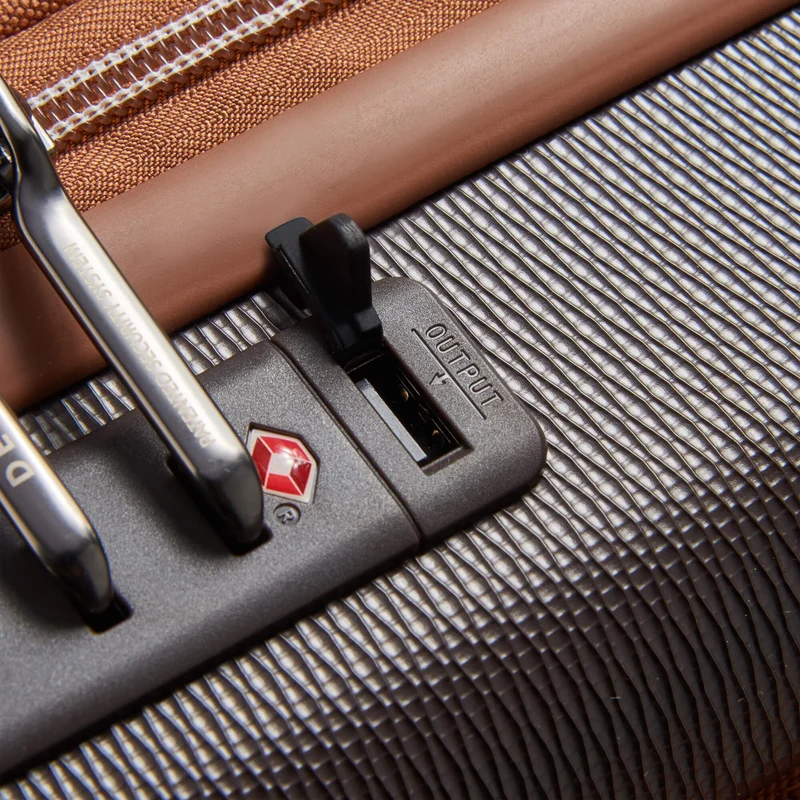 Delsey Paris Chatelet Air 2.0 - 4-Rollen-Kabinentrolley 55 cm erw. 14" USB (braun)