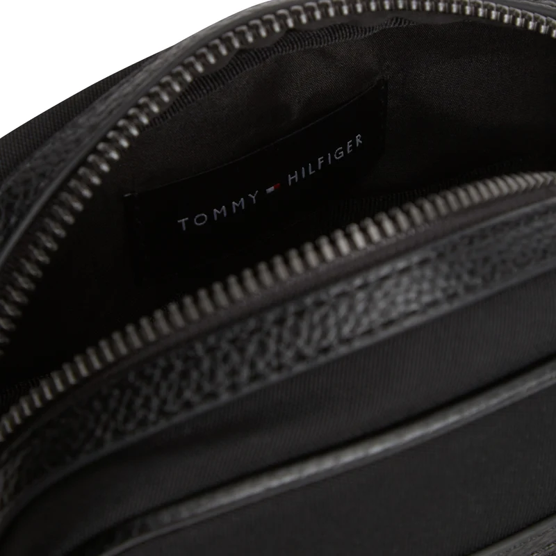Tommy Hilfiger Repreve - Umhängetasche 20.5 cm (black)