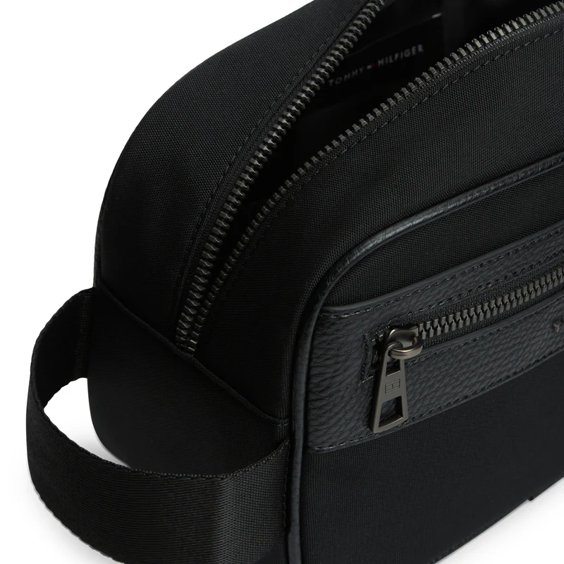 Tommy Hilfiger Repreve Washbag - Kulturbeutel 23 cm (black)