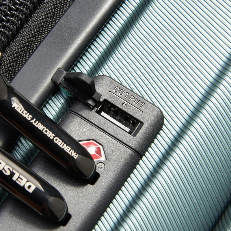 Delsey Paris Shadow 5.0 - 4-Rollen-Kabinentrolley USB 55 cm (grün)