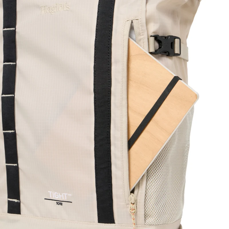 Haglöfs Tight Tote 25 - Umhängetasche/Rucksack 40 cm (chalk beige/true black)