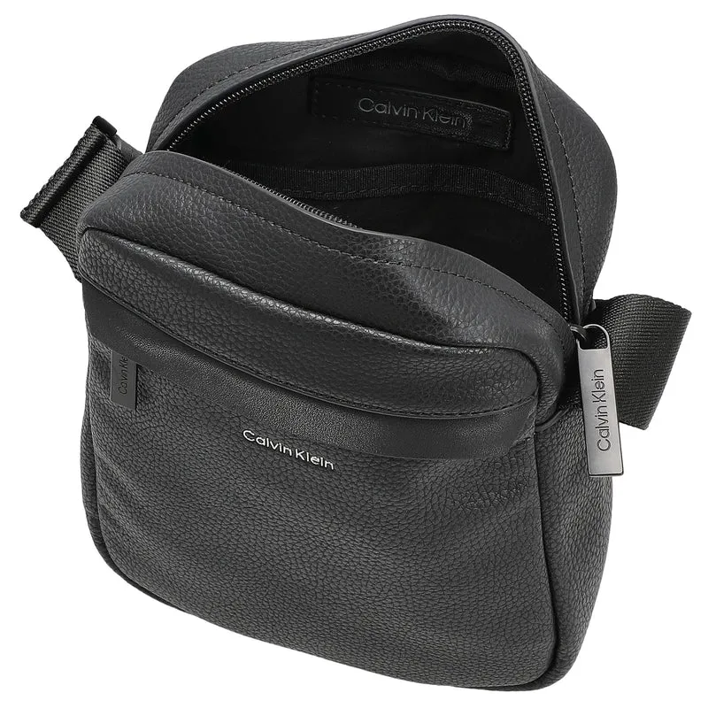 Calvin Klein Must Reporter - Umhängetasche 24 cm (schwarz)