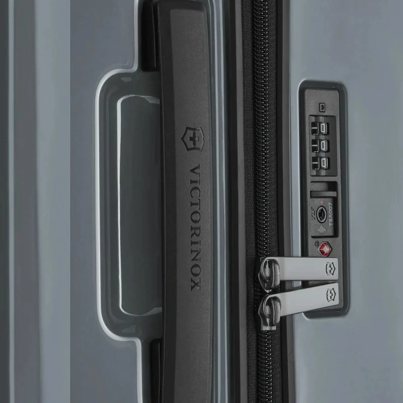 Victorinox Airox - 4-Rollen-Trolley M 69 cm (silver)