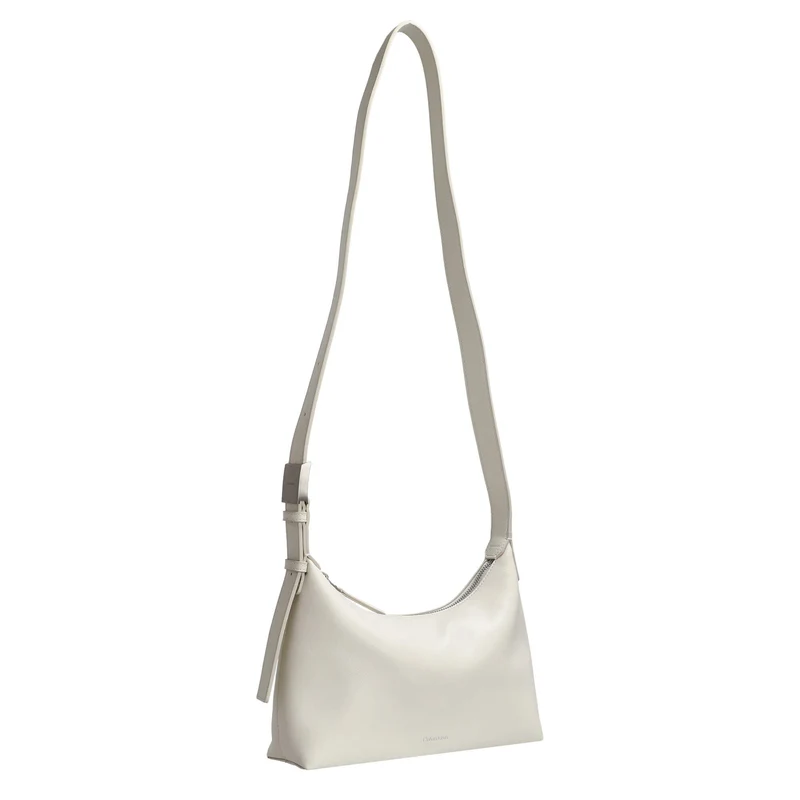 Calvin Klein Hardware Strap - Umhängetasche M 26 cm (chalk)