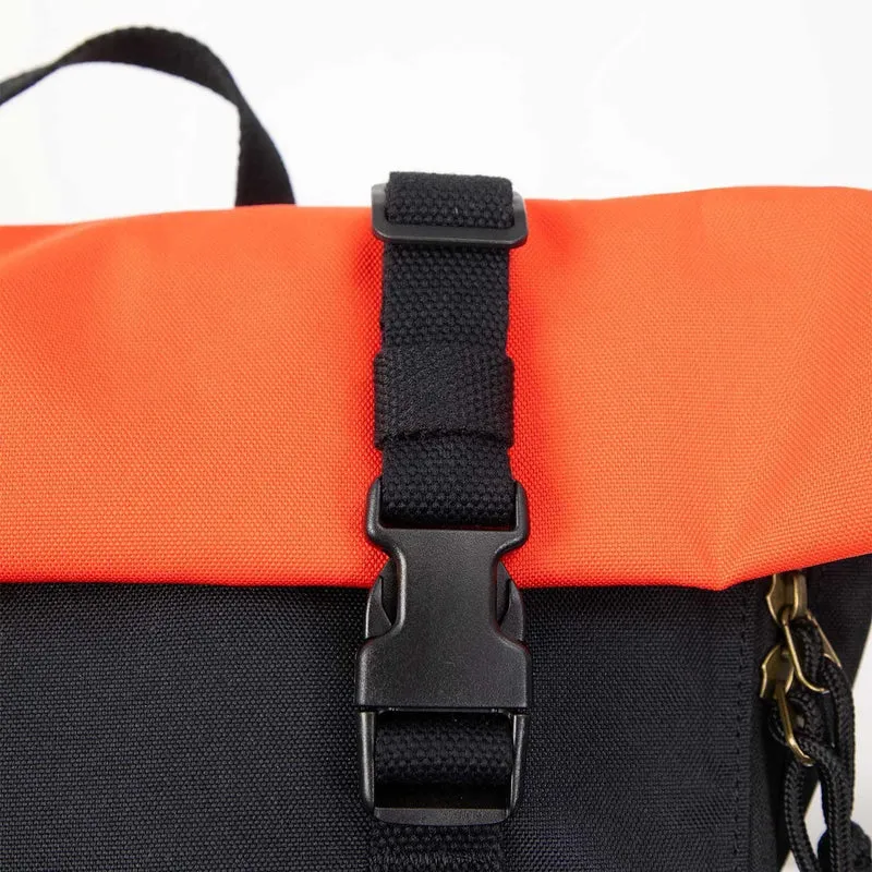 Doughnut Christopher Reborn 18 - Rolltop Rucksack 15" 45 cm (black x grapefruit)