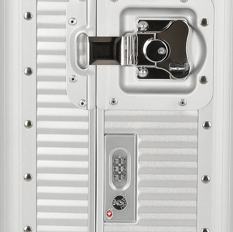 FPM Milano Bank S aluminum Spinner 53 - 4-Rollen-Kabinentrolley 53 cm (moonlight silver)