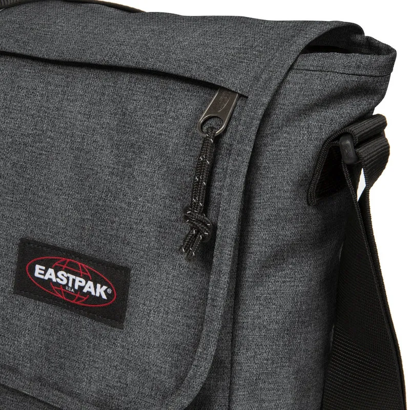 Eastpak Delegate + - Schultertasche 17" 38.5 cm (black denim)