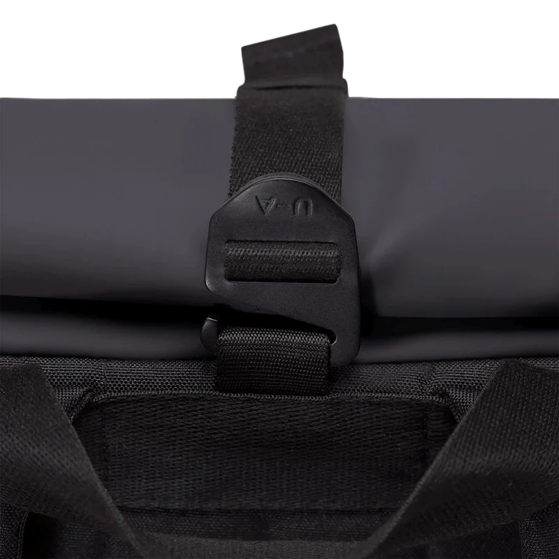 Ucon Acrobatics Vito Medium Lotus Rolltop - Rucksack 15" 49 cm (black)