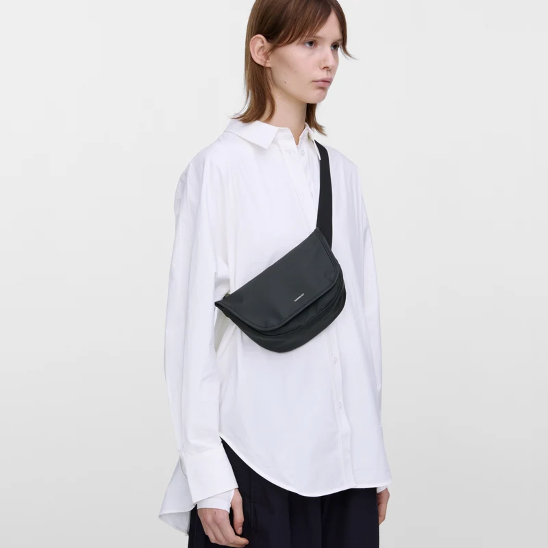 Sandqvist Stream Messenger Mini - Umhängetasche 20 cm (black)