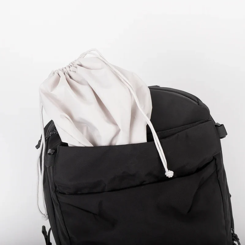 Doughnut Astir 22 - Rucksack 49 cm (black)