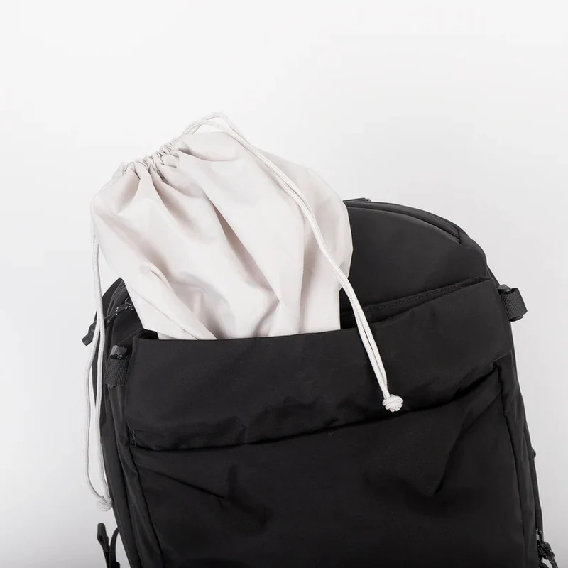 Doughnut Astir 22 - Rucksack 49 cm (black)