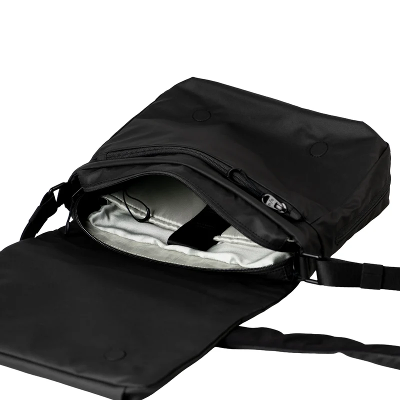 aunts & uncles Aoki RE Lite - Umhängetasche 28 cm (black)