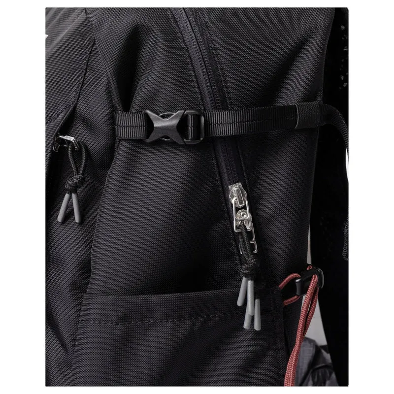 Sandqvist Ridge Hike - Rucksack 16" 42 cm (black)
