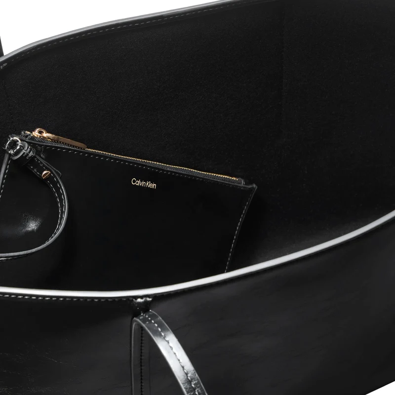 Calvin Klein Foil Logo Glossy Tote - Shopper 49 cm (black)