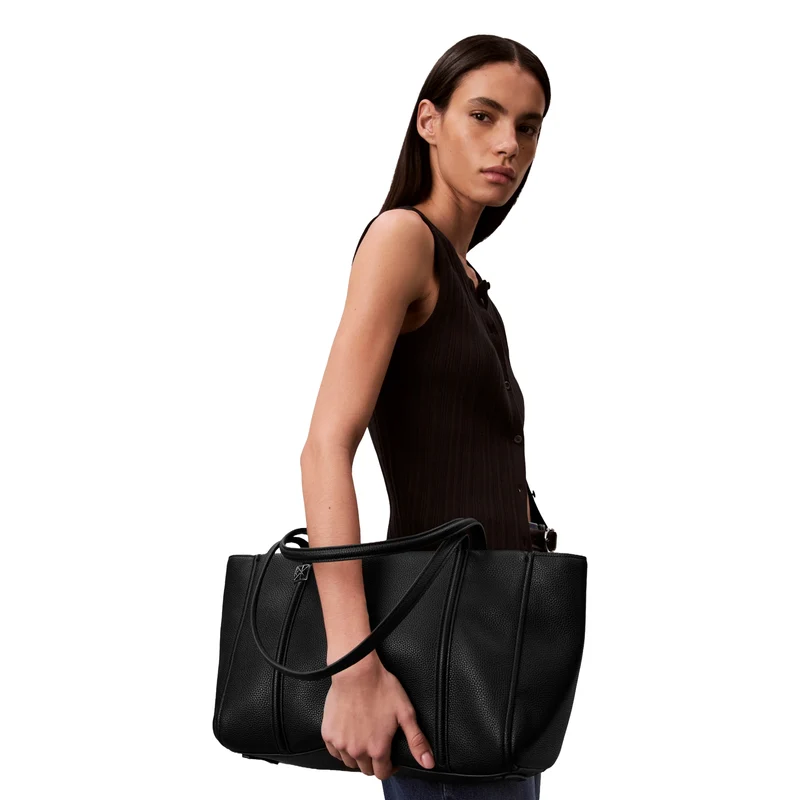 Calvin Klein Emblem Pebble Tote - Shopper 48 cm (black)