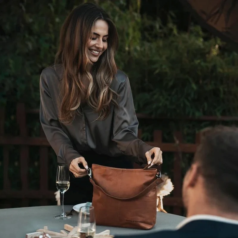 The Chesterfield Brand Jen - Schultertasche Leder 25 cm (cognac)