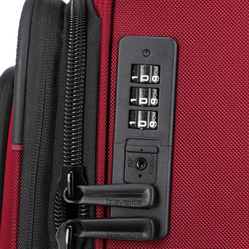 Travelite Crosslite - 4-Rollen-Trolley M 66 cm erw. (red)