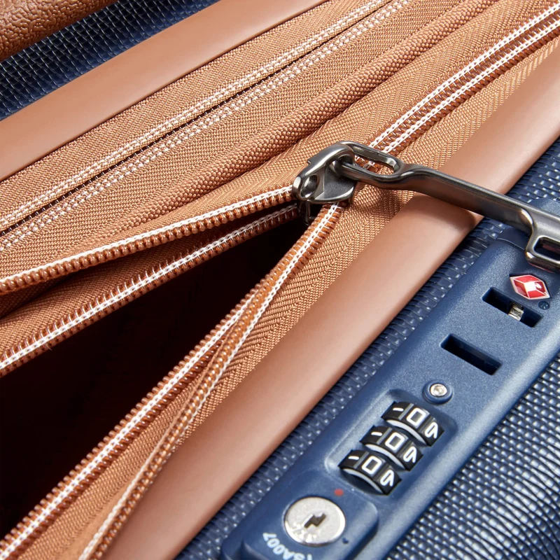 Delsey Paris Chatelet Air 2.0 - 4-Rollen-Kabinentrolley 55 cm erw. 14" USB (marineblau)