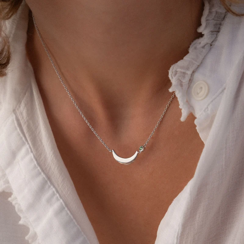Violet Hamden Luna 925 Sterling Silberne Halskette mit Mond und Grünem Zirkonia-Stein VH340037