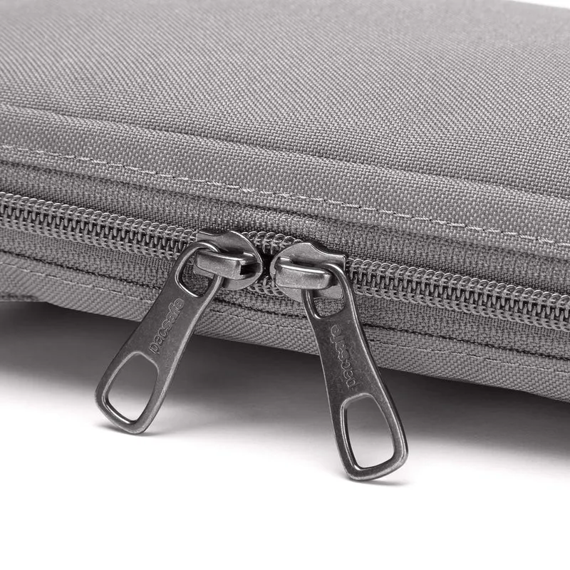 pacsafe RFIDsafe Tech Crossbody - Umhängetasche 22 cm (stone)