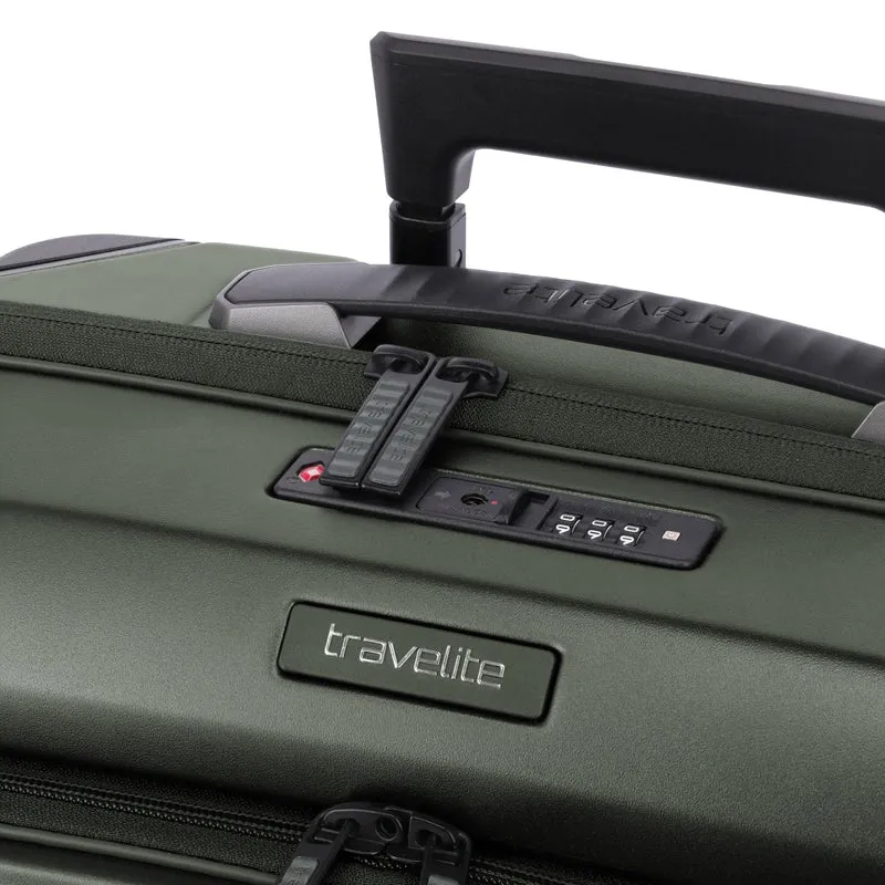 Travelite Millennium - 4-Rollen-Kabinentrolley mit Vortasche S 55 cm (pine green)