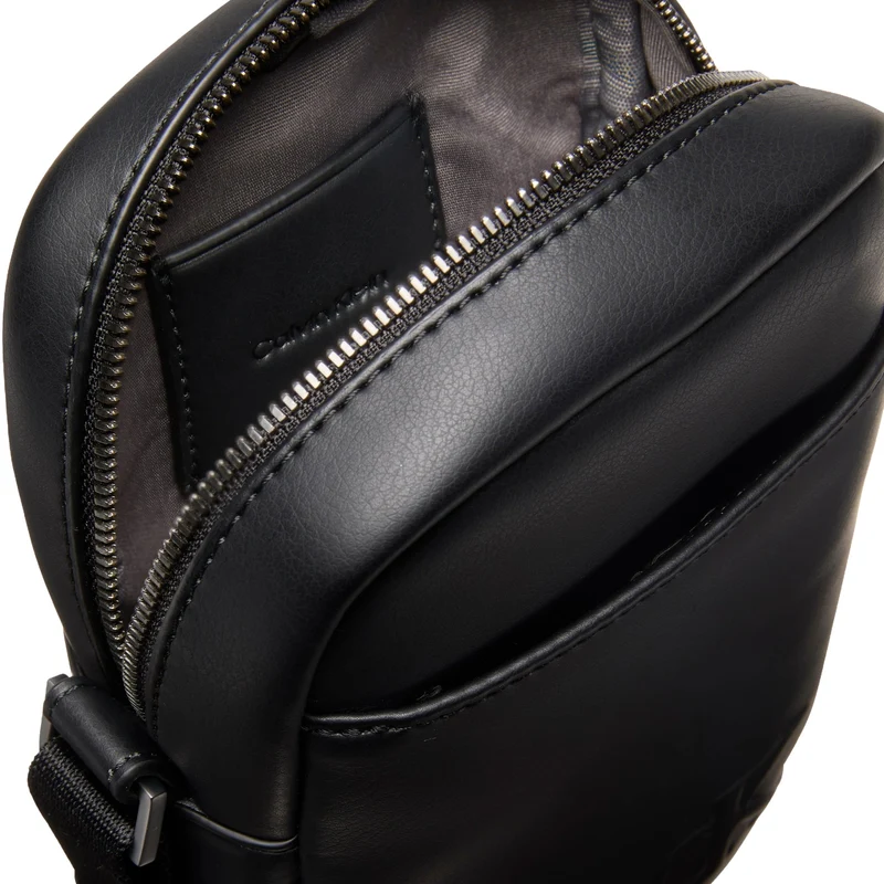 Calvin Klein Bold CK Slim - Umhängetasche 18 cm (black)