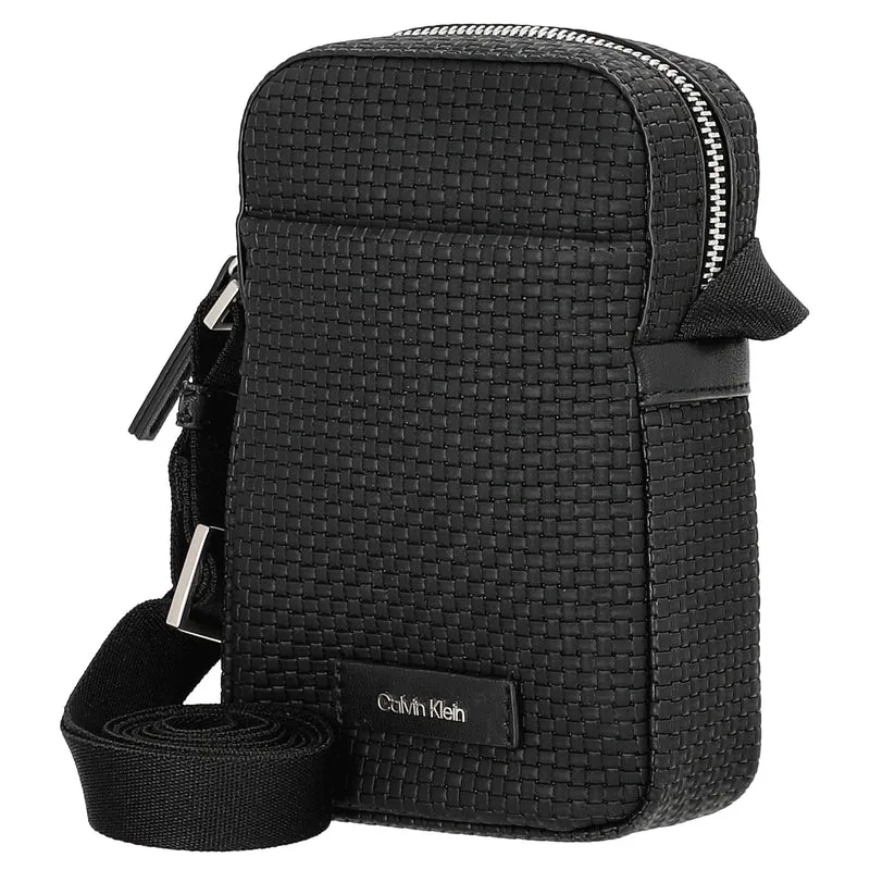 Calvin Klein Embossed Wovan - Umhängetasche 17 cm (black)